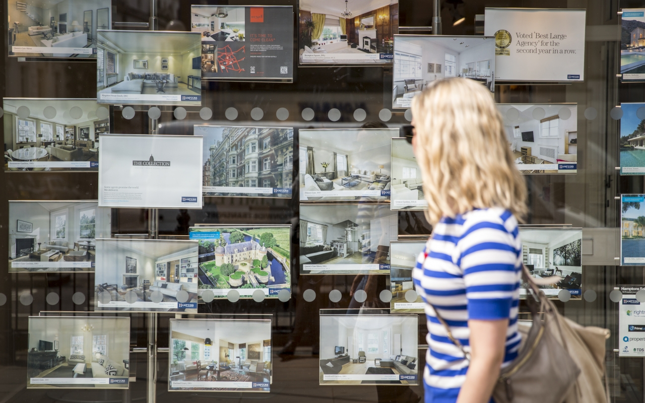 letting agent window